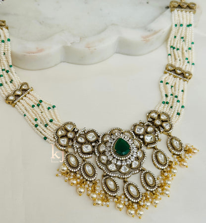 Oniaa choker set