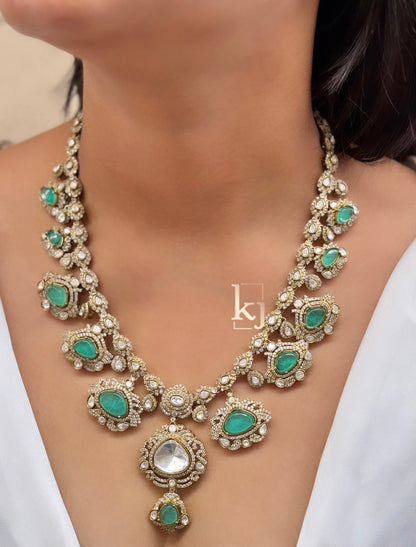 Rezaa necklace set