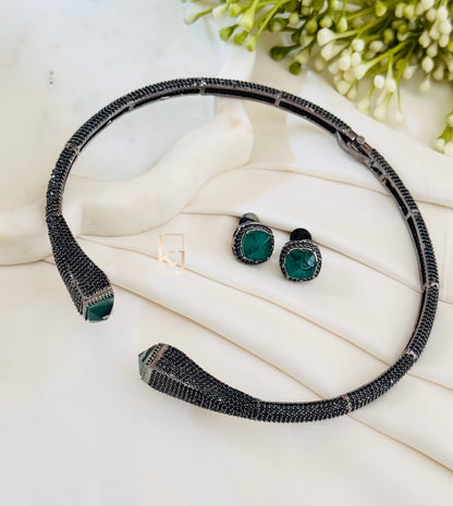 Ruzi necklace set