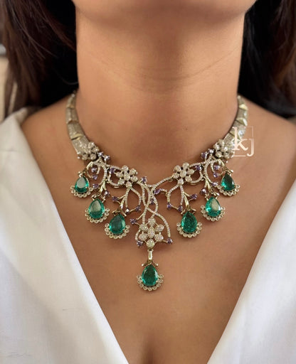 Luiez necklace set