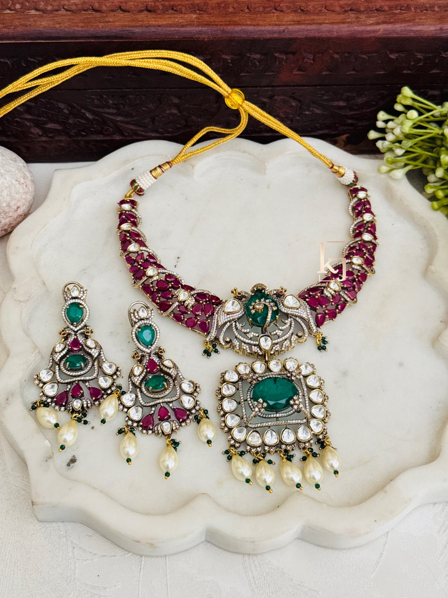 Elodie necklace set