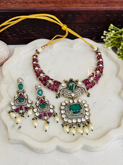 Elodie necklace set