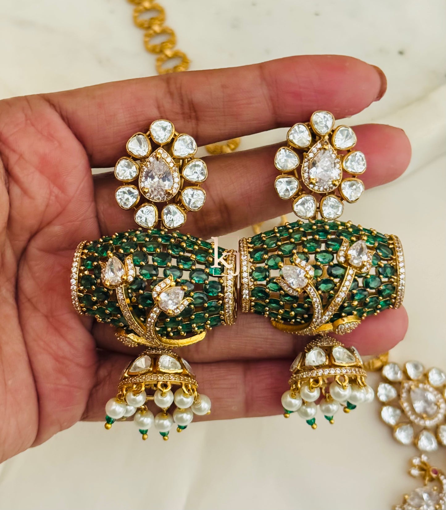 Flworia pendant set