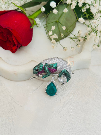 Lizard brooch