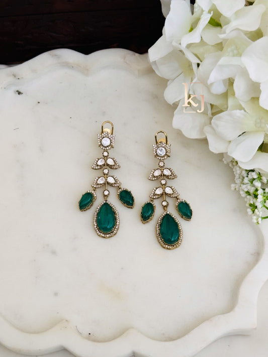 Calix Earrings set