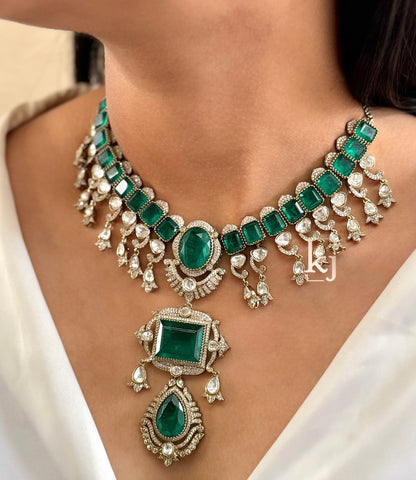 Wisteria necklace set