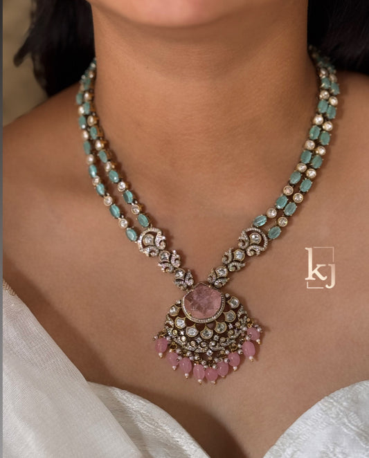Cavan necklace set