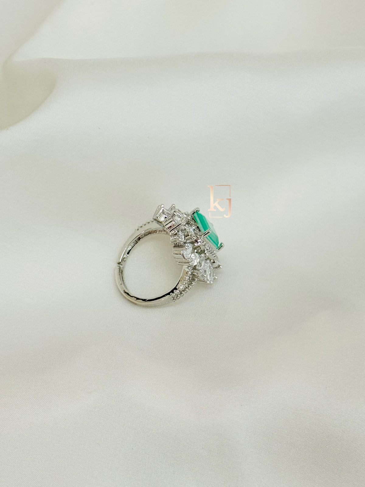 Eriu ring