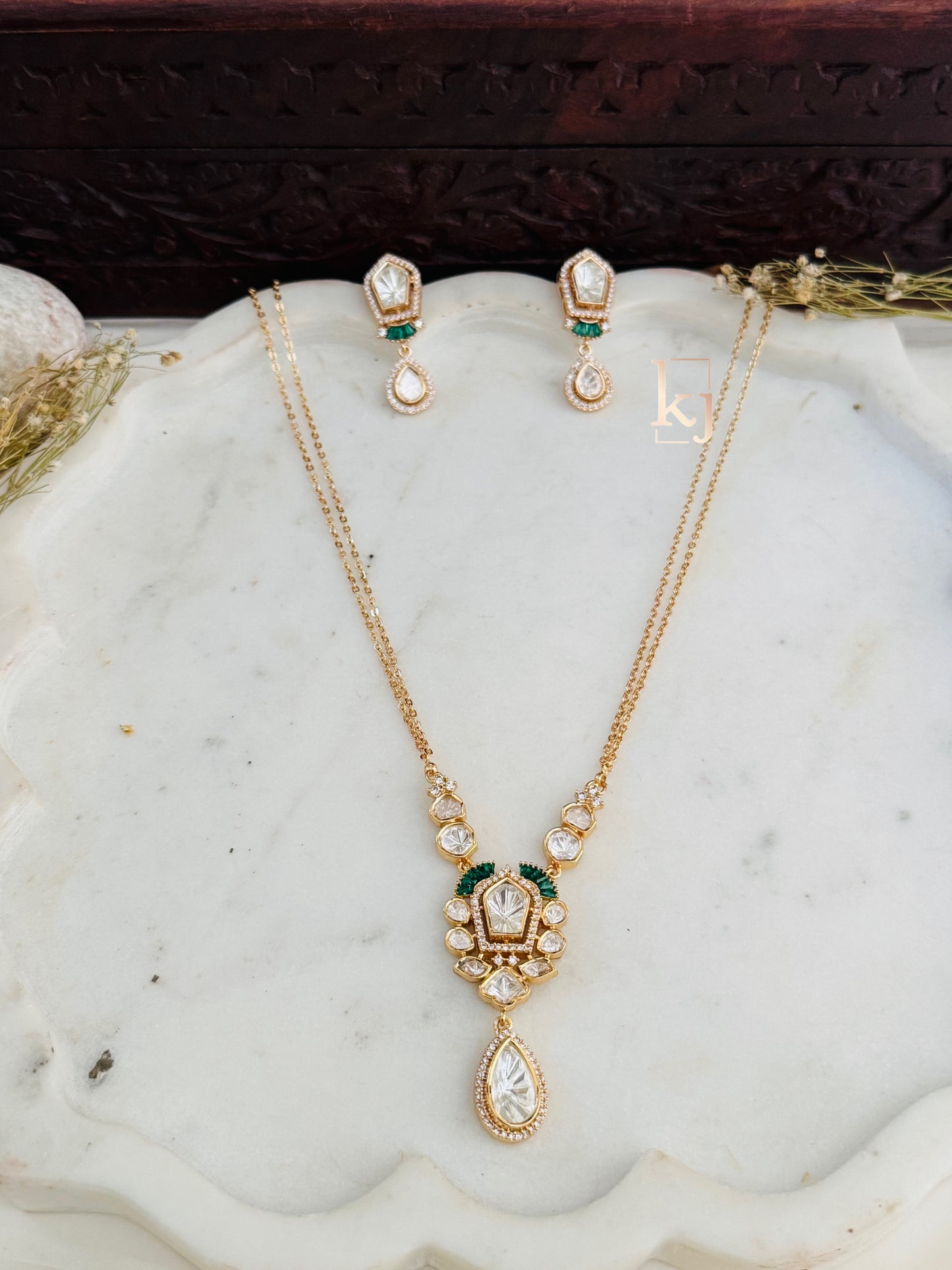 Hiana elegant set