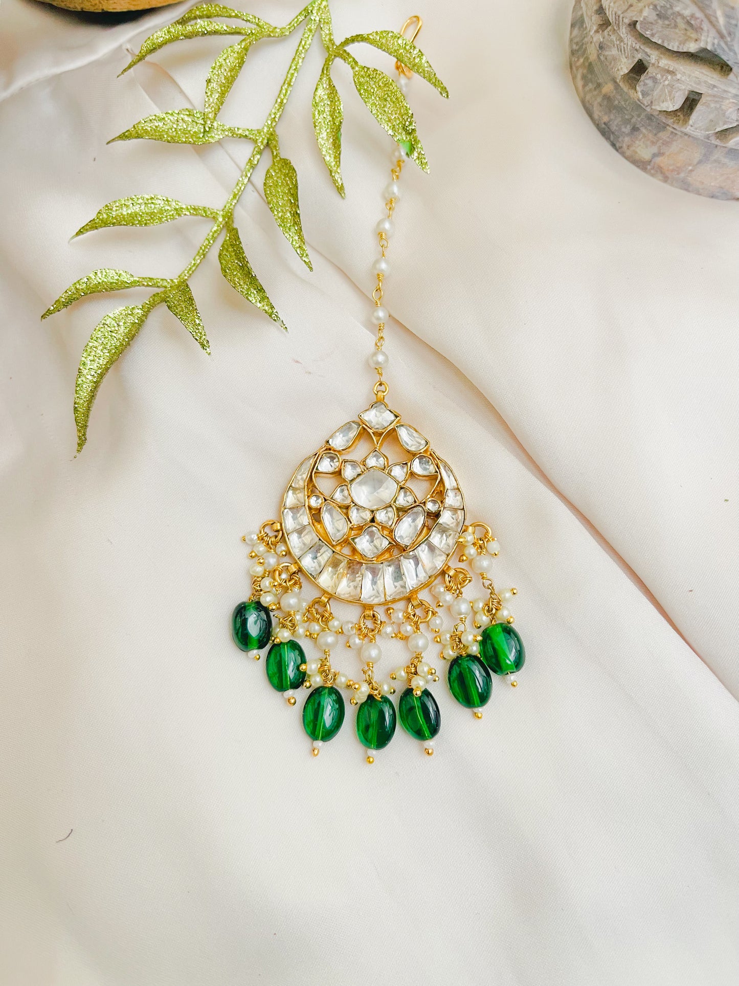 Nawaabi Green Kundan Maang Tikka