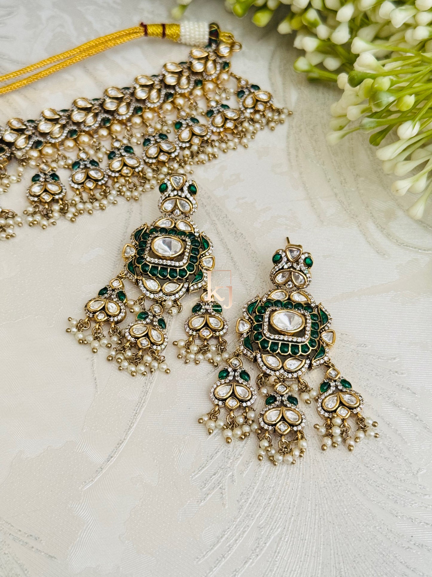 Mea choker set