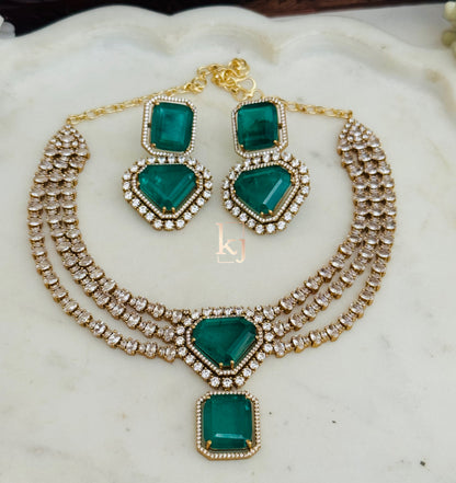 Hyunda necklace set