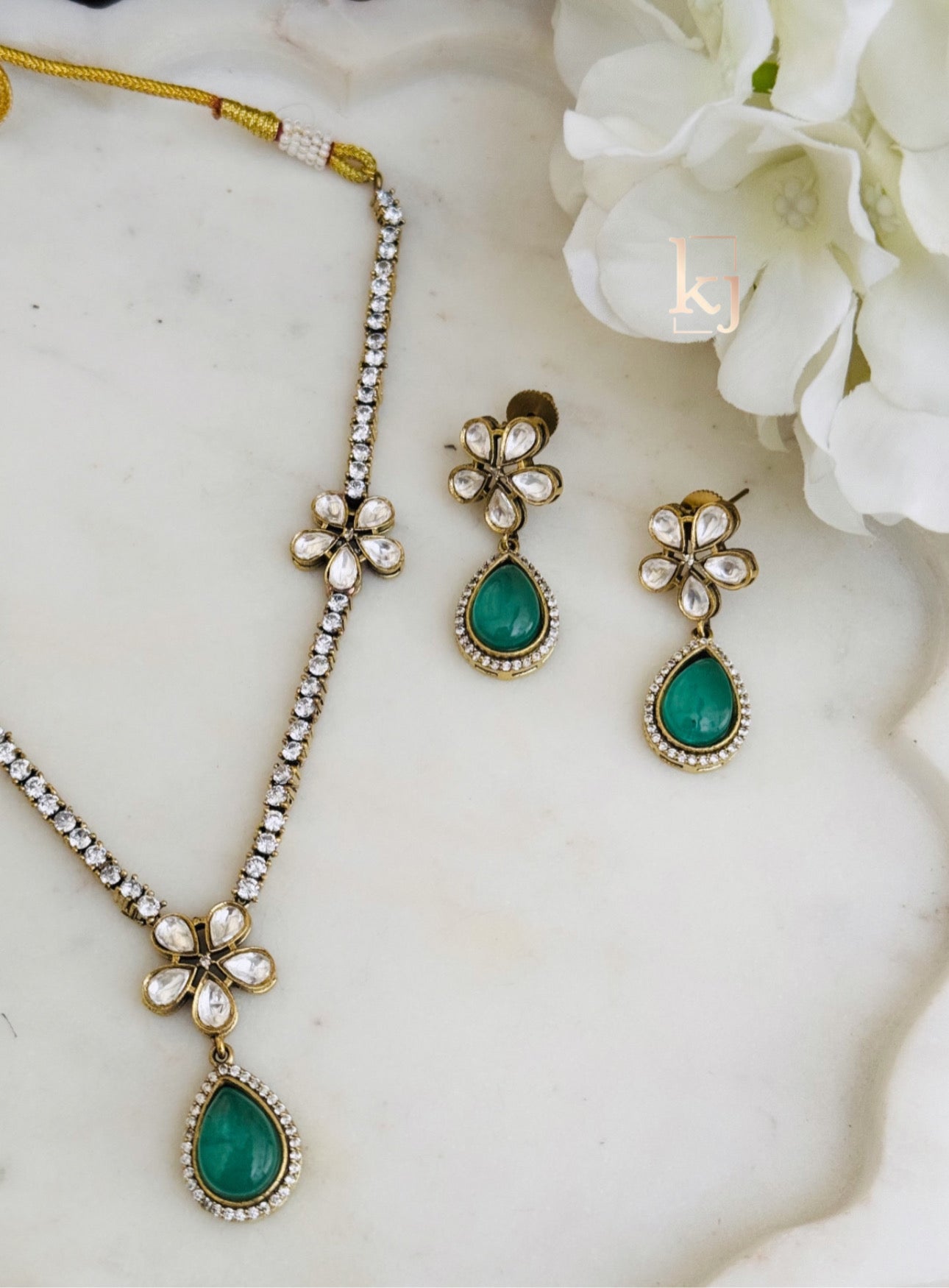 Glove pendant set