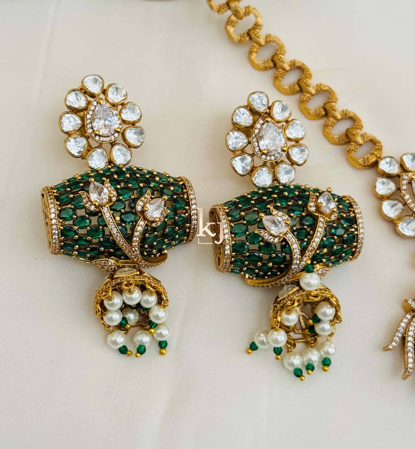 Flworia pendant set