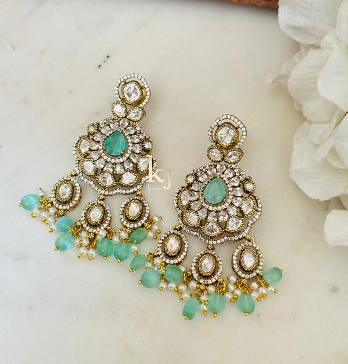 Yubi earrings set