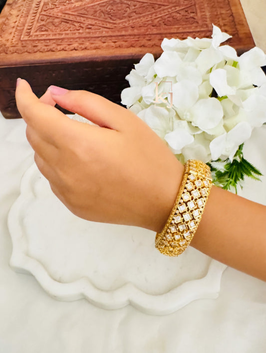 Ashen Bangle single kada