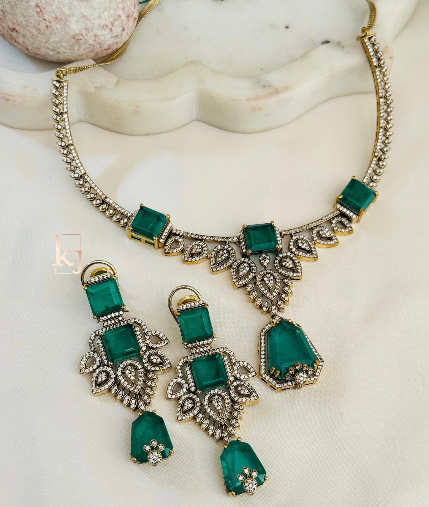 Kinin necklace set