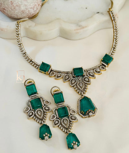 Kinin necklace set