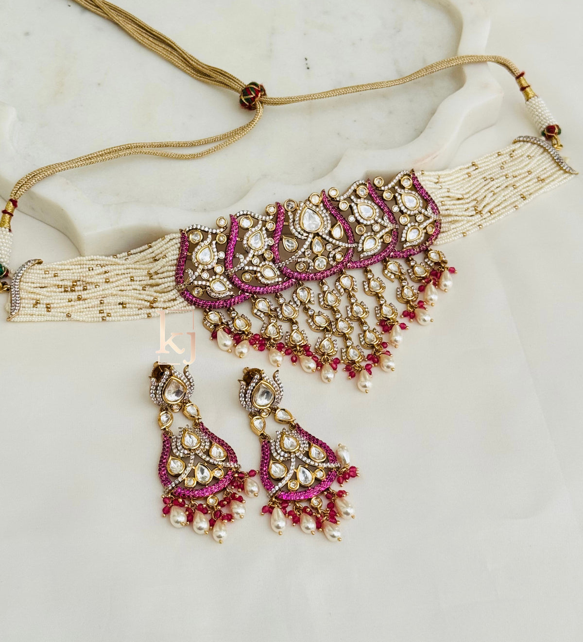 Nikana choker set