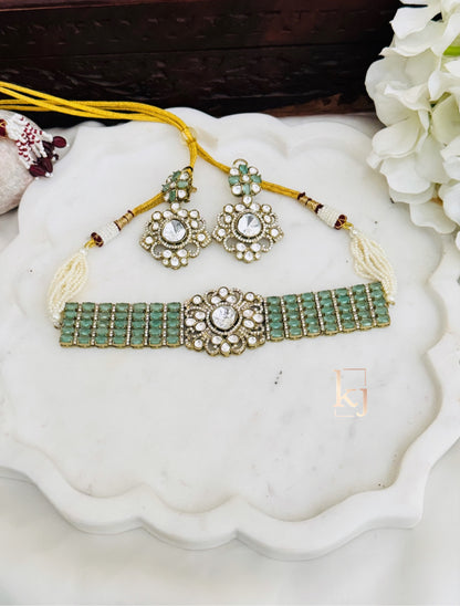 Vivia Choker set