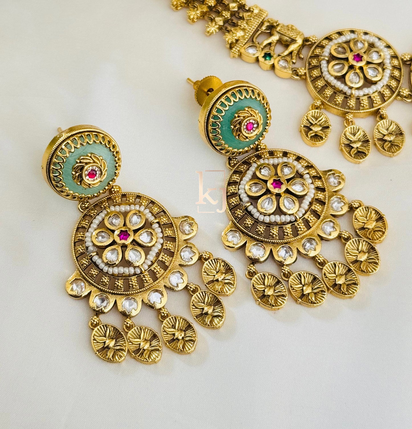 Ilaavani necklace set