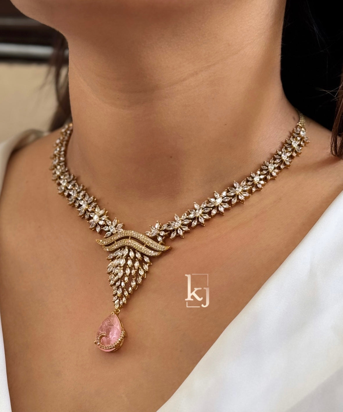 Vinisa necklace set