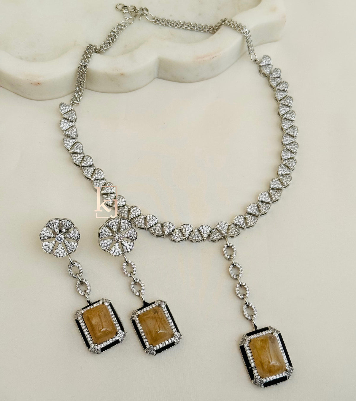 Clover pendant set