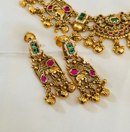 Helly necklace set