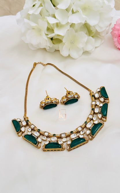 Akari necklace set