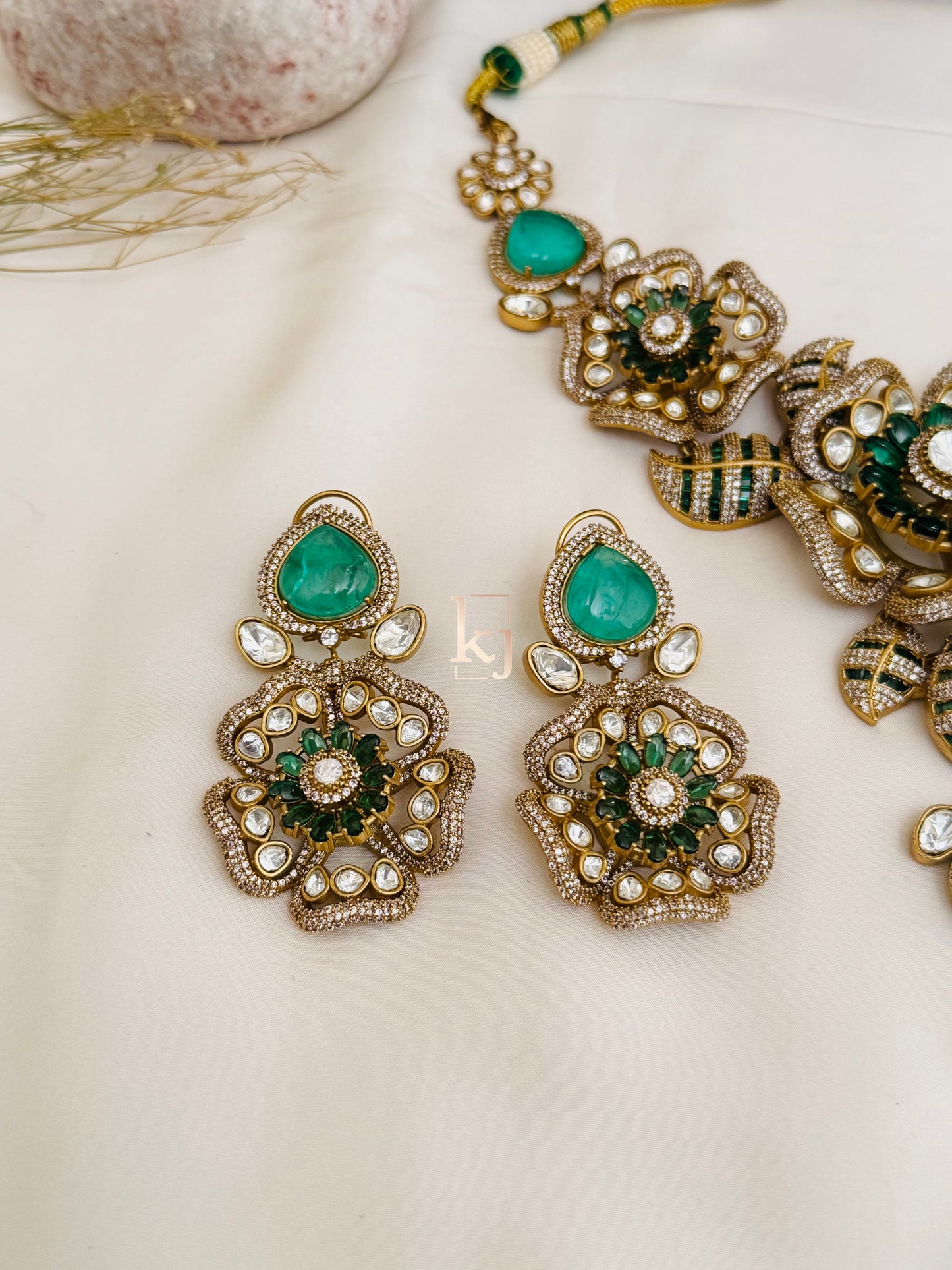 Atevy necklace set