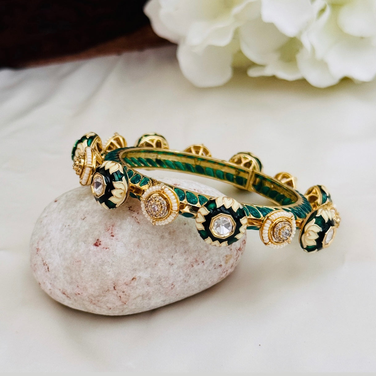 Virana bangle bracelet single