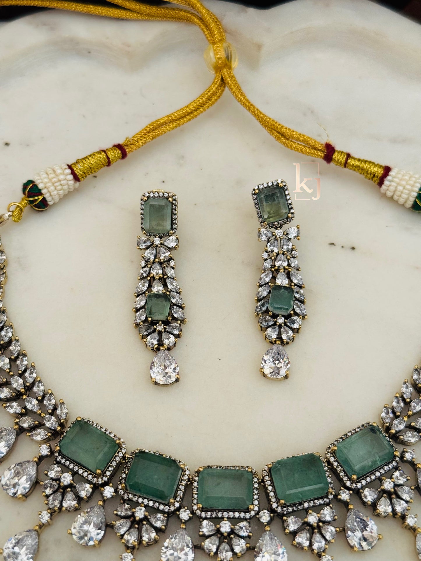 Zion necklace set