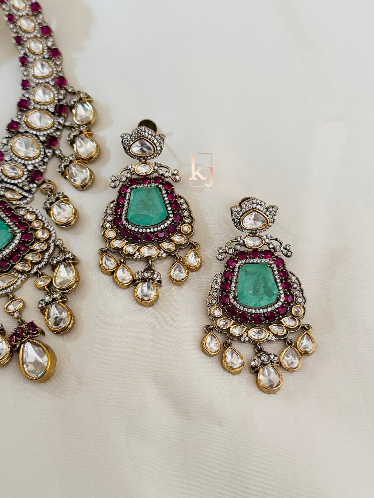 Leigh necklace set