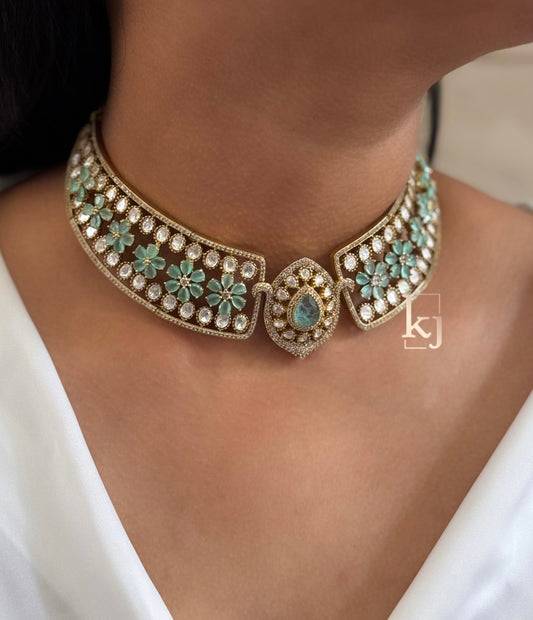 Neve choker set
