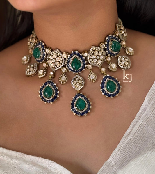 Posy choker set