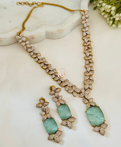Ozira necklace set