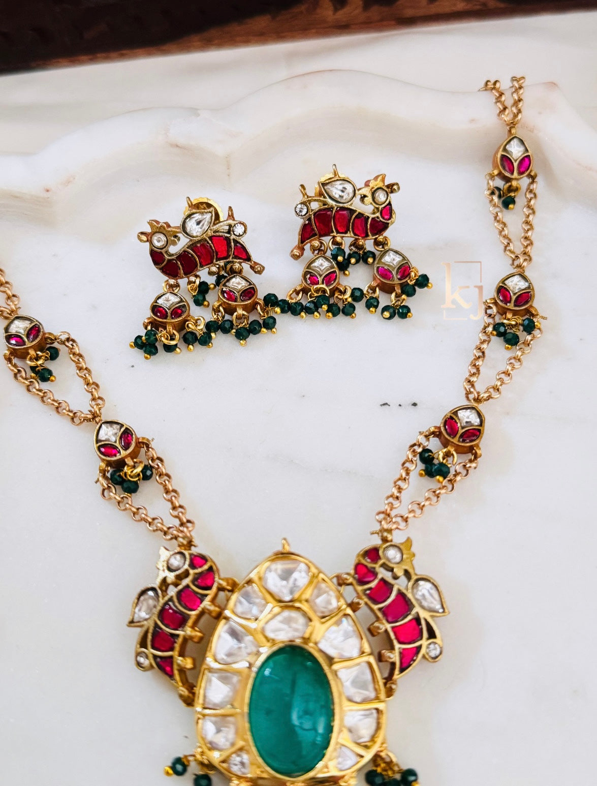 Zorah pendant set