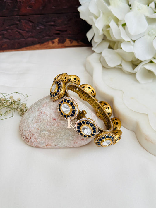 Lexie bangle kada single