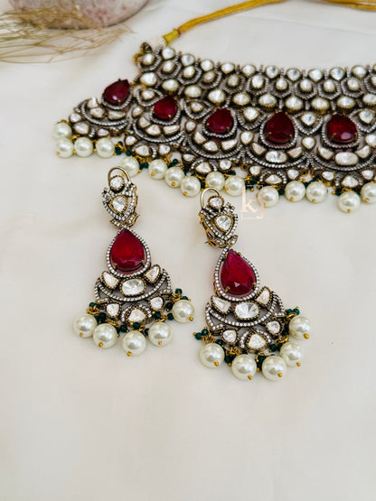 Belle choker set