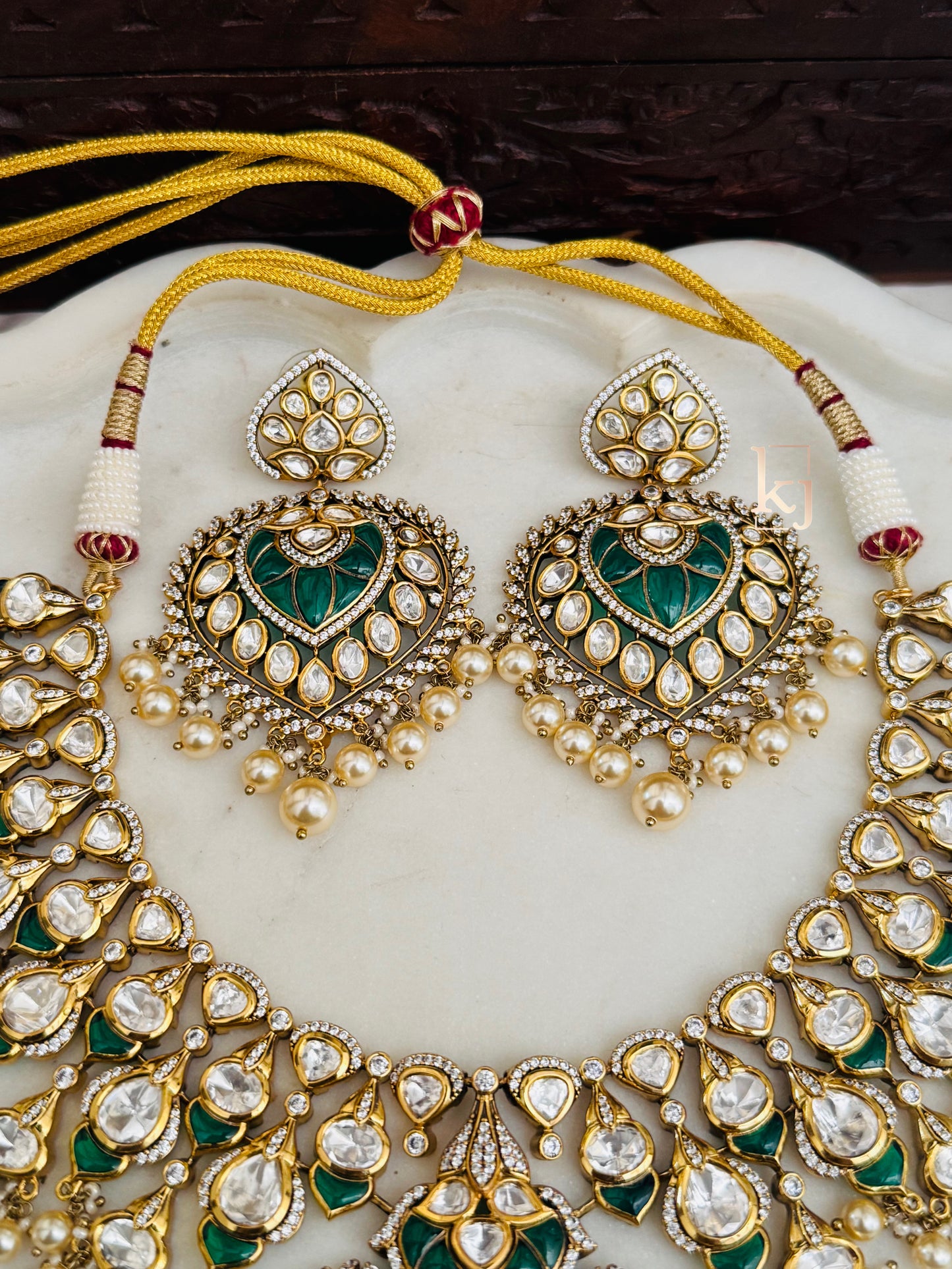 Reign necklace set