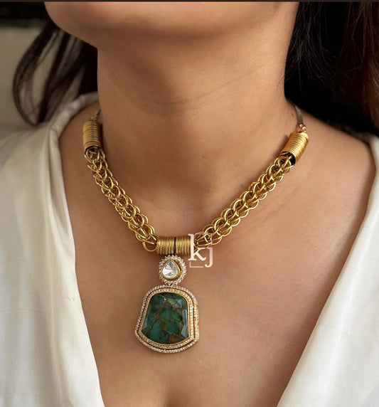 Aanam pendant set