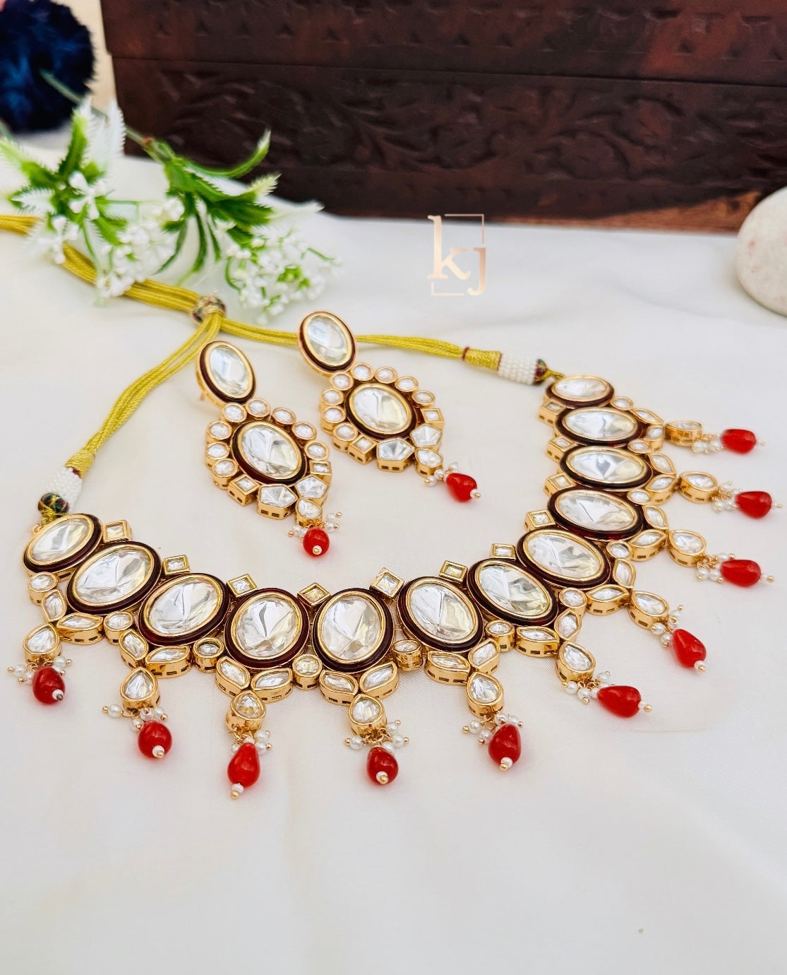 Aeraa Choker set
