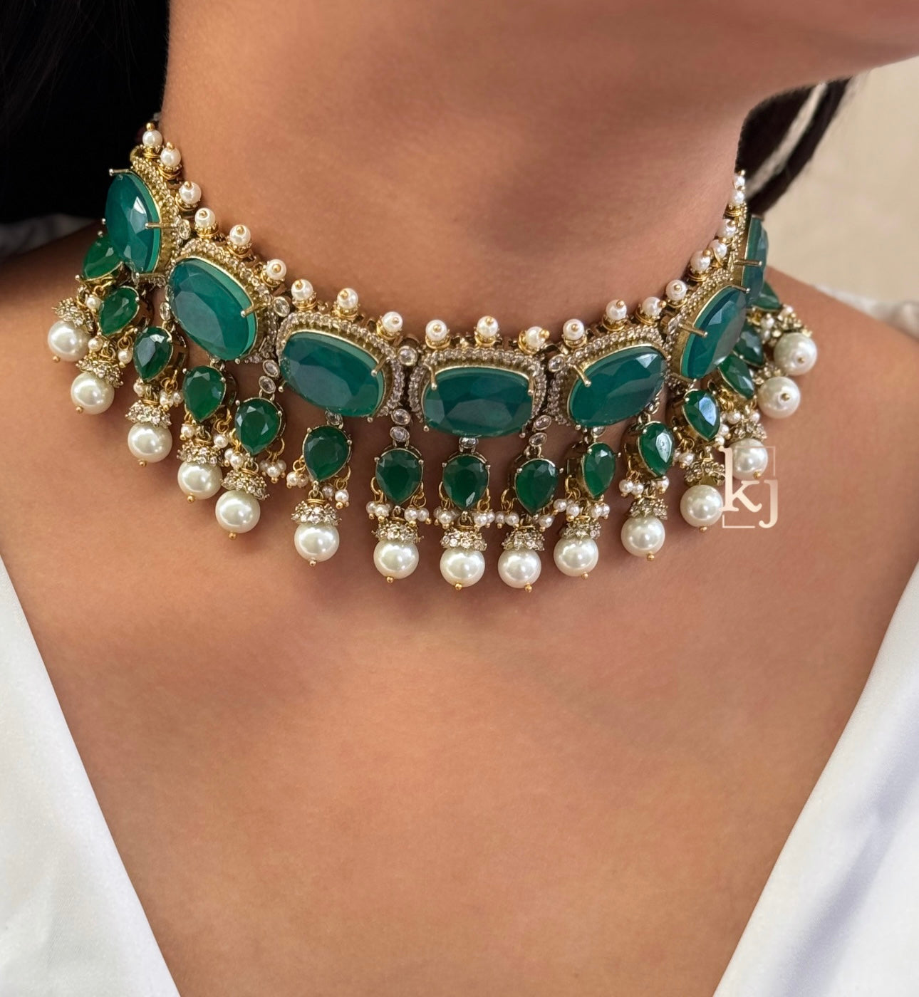 Minani choker set