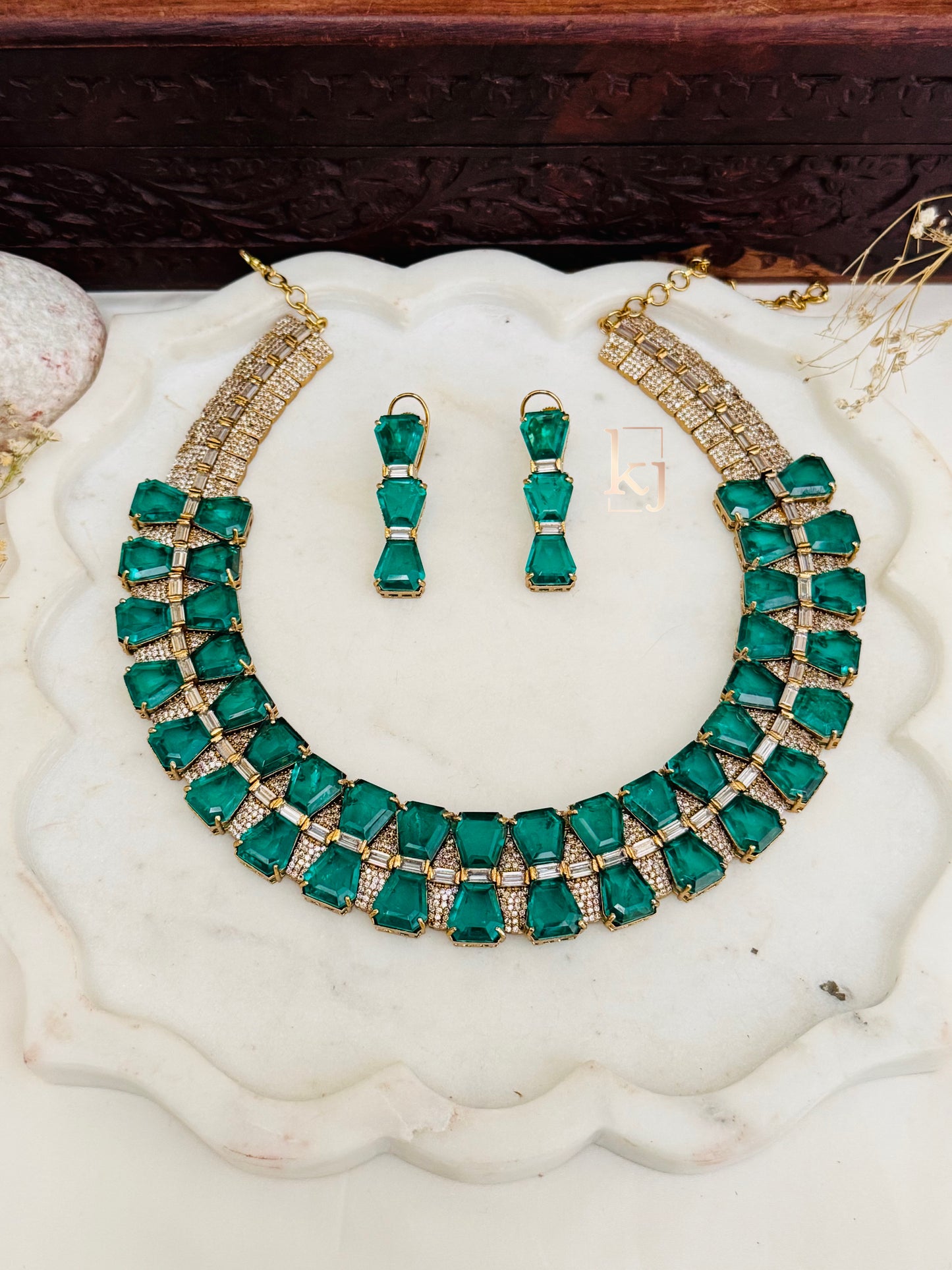 Sarah necklace set