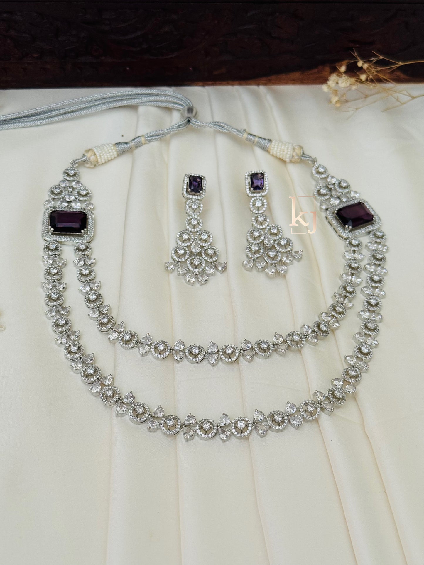 Shiloh necklace set