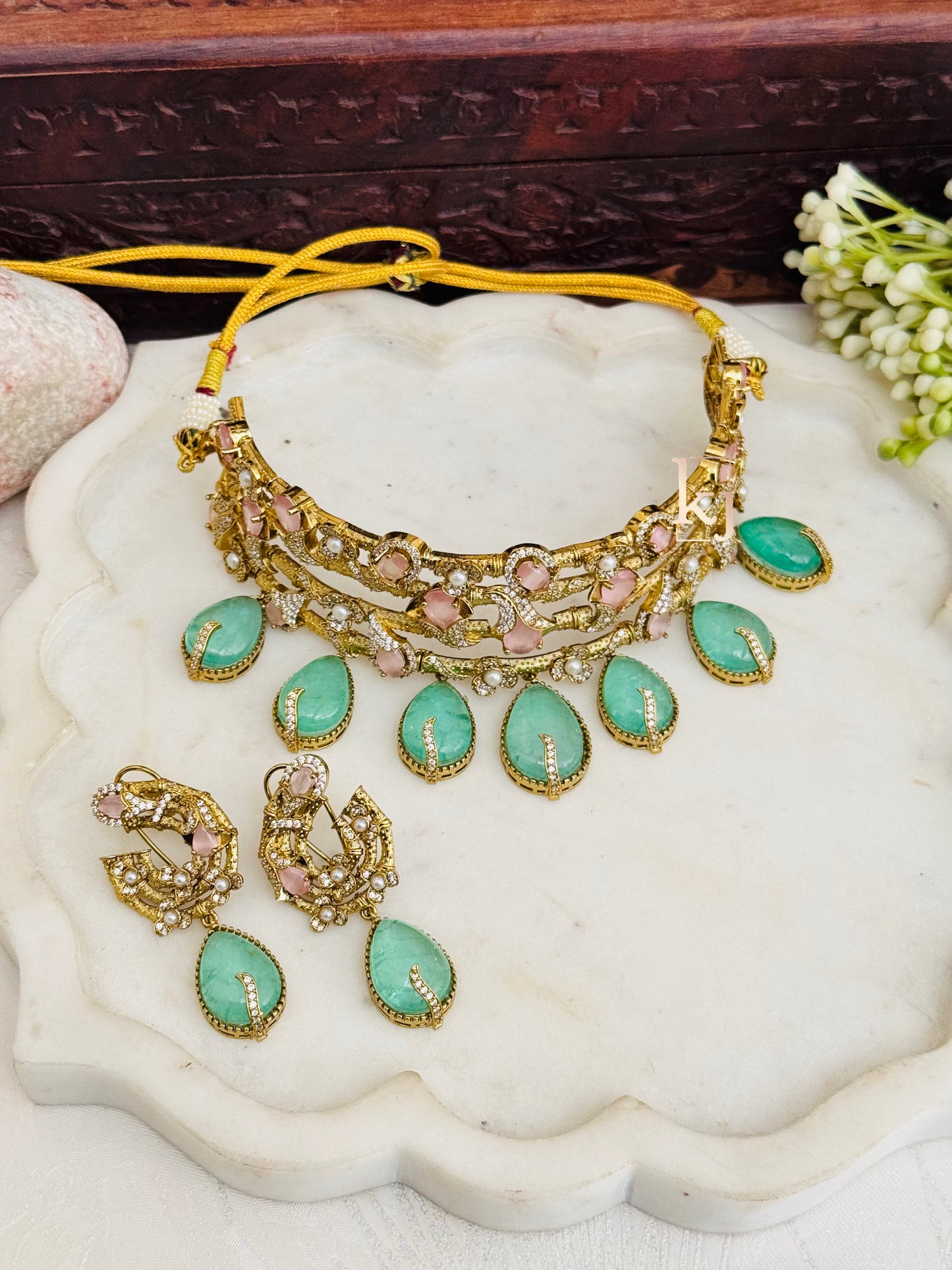 Ishir choker set