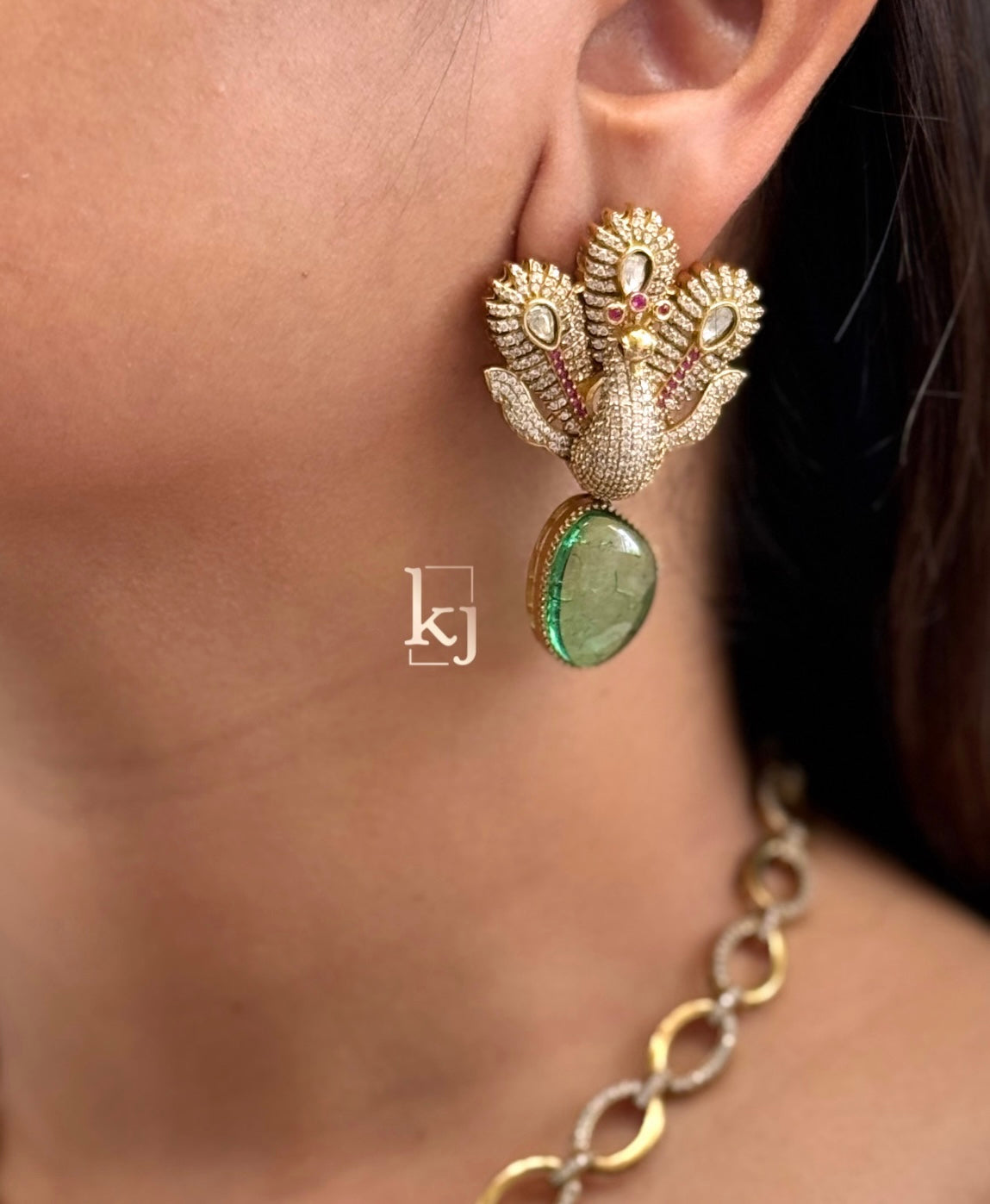 Krizaa pendant set