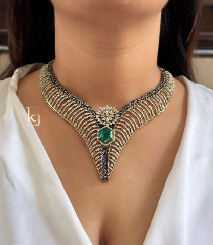 Triya necklace set