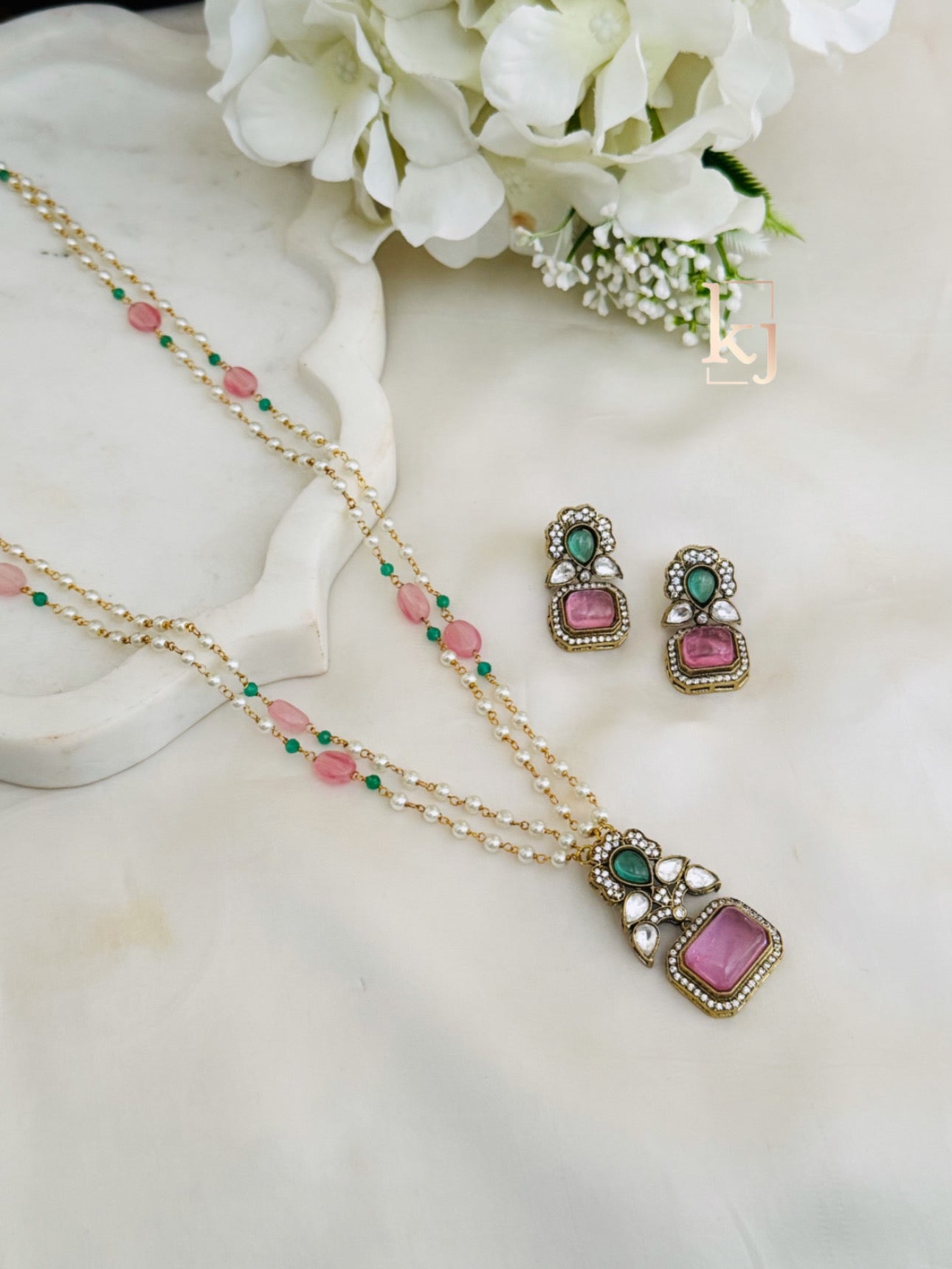 Elana pendant set
