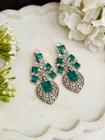 Yuzira earrings set